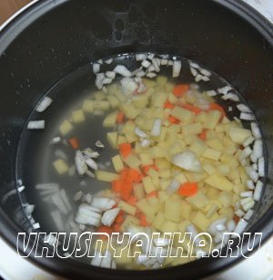 Суп- пюре из брокколи и плавленым сыром  в мультиварке, приготовление, шаг 2