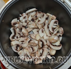 Куриная колбаса с грибами в мультиварке, приготовление, шаг 3
