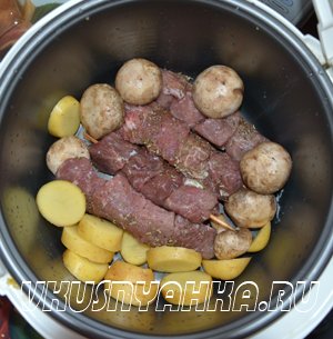 Мясо на шпажках с грибами и картофелем  в мультиварке, приготовление, шаг 2