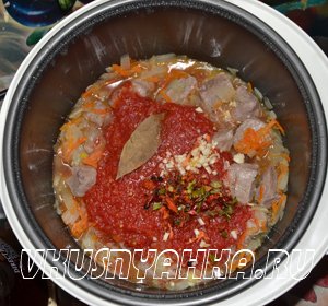 Мясо в томатном соусе в мультиварке, приготовление, шаг 3
