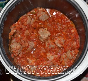 Мясо в томатном соусе в мультиварке, приготовление, шаг 4