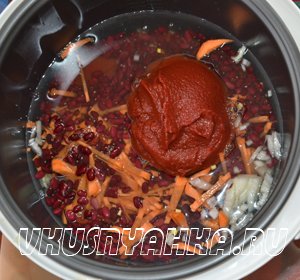 Тушеная красная фасоль с томатным соусом в мультиварке, приготовление, шаг 2