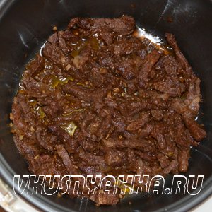 Огурцы с мясом по- корейски  в мультиварке, приготовление, шаг 3