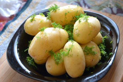 Молодой картофель в мультиварке
