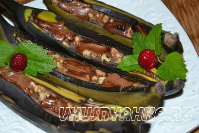 Бананы с шоколадом и орехами на углях, приготовление, шаг 4