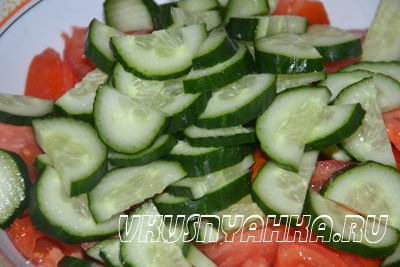 Салат с огурцами и помидорами, приготовление, шаг 2