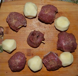 Картофель в мясе в мультиварке, приготовление, шаг 2