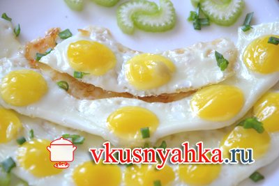 Яичница - глазунья из перепелиных яиц в мультиварке, приготовление, шаг 4