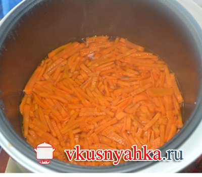 Салат из моркови с зелёным горошком  в мультиварке, приготовление, шаг 3
