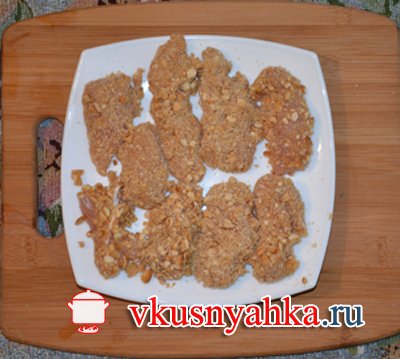 Куриные наггетсы в панировке из крекеров в мультиварке, приготовление, шаг 2