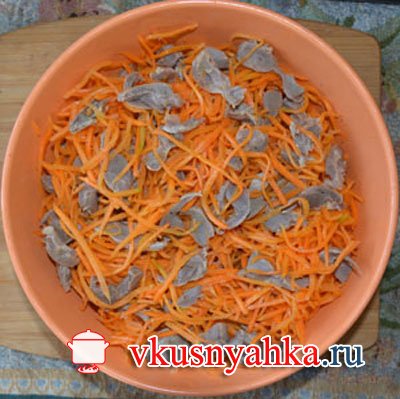 Салат из куриных желудков и моркови по-корейски  в мультиварке, приготовление, шаг 5